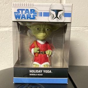 Funko Holiday Yoda Bobble-Head